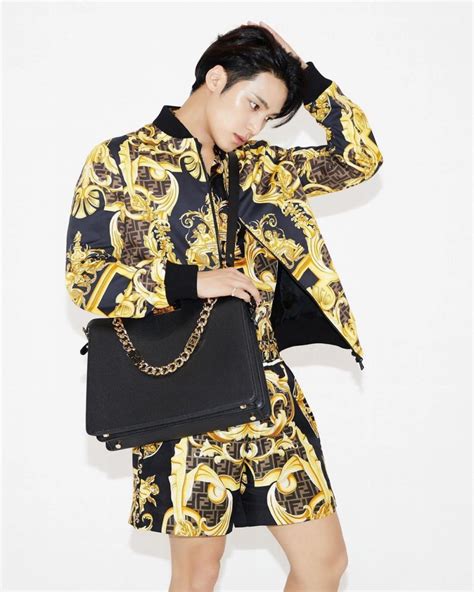 versace korea clothing